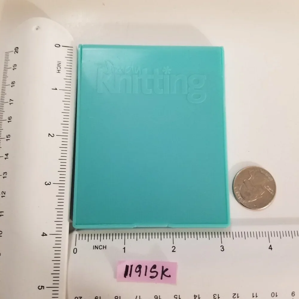 Rare Collectible Simply Knitting Logo Embossed Mint Green Magnetic Needle Case!